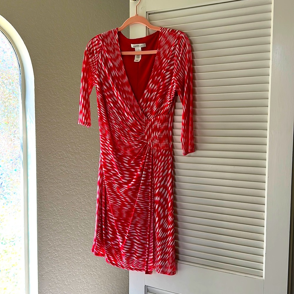 Cocktail dress with red and white detail. Laundry by Design size 4.